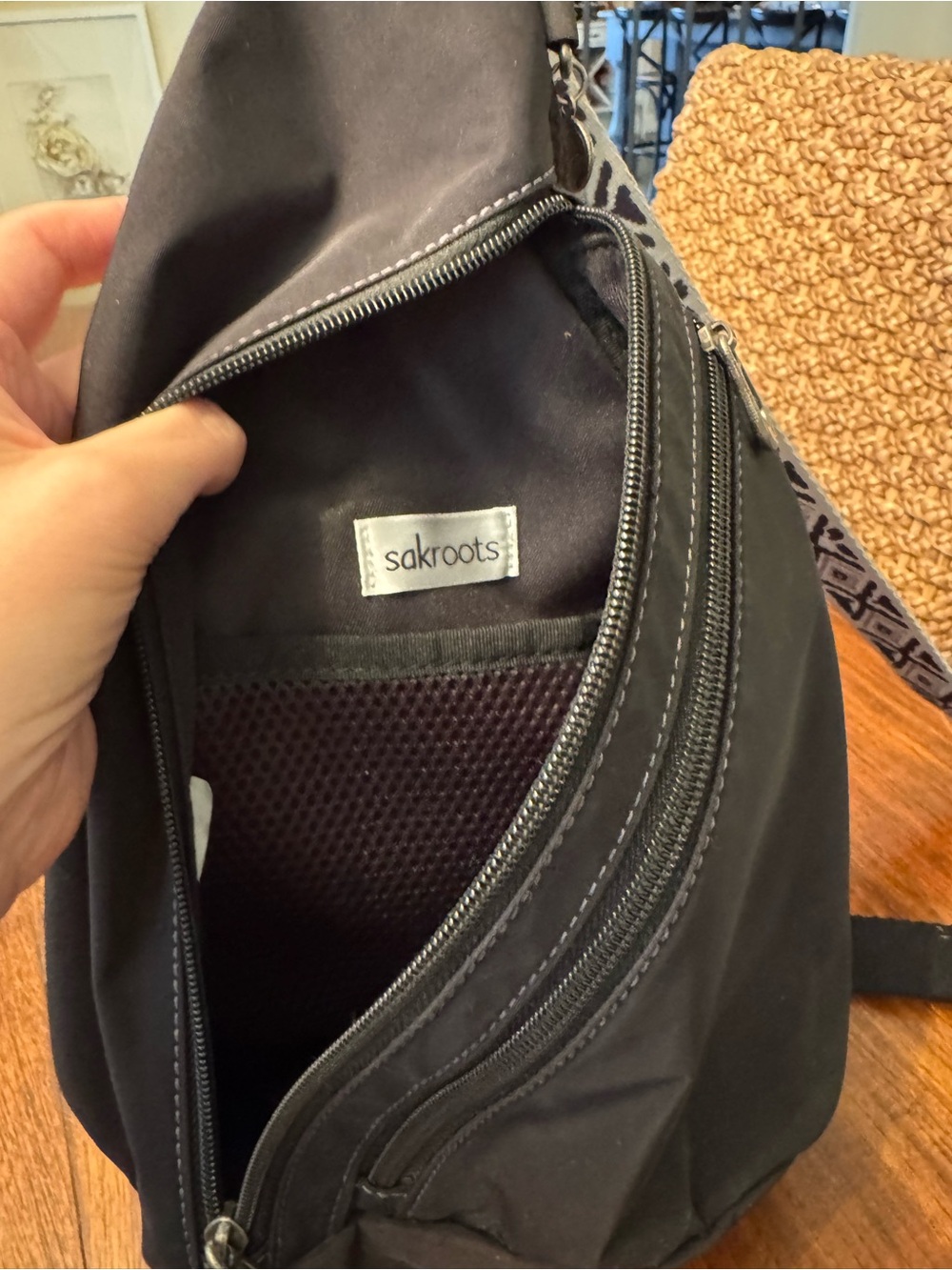 Sakroots On The Go Sling Backpack Eco Twill Black Adjustable Sling Strap - Picture 6 of 11